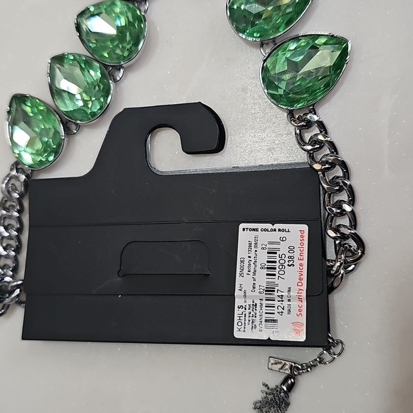 Simply Vera Vera Wang Green Teardrop Glass Necklace 17" +3" - Picture 4 of 4